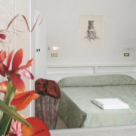 Liverpool Hotel 3*